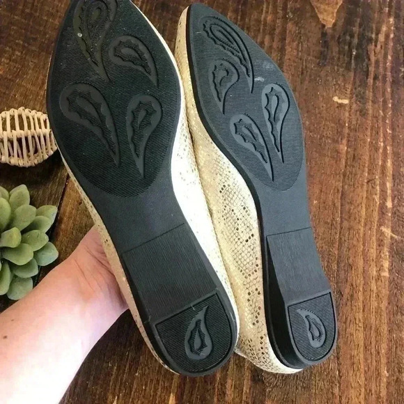 White Mountain | Cream & Silver Snakeskin Embossed Genuine Leather Flats - Picture 3 of 7